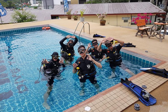 Scuba diving Pool lesson for beginners (1 hour ) - Gear and equipment: included, but still worth planning for