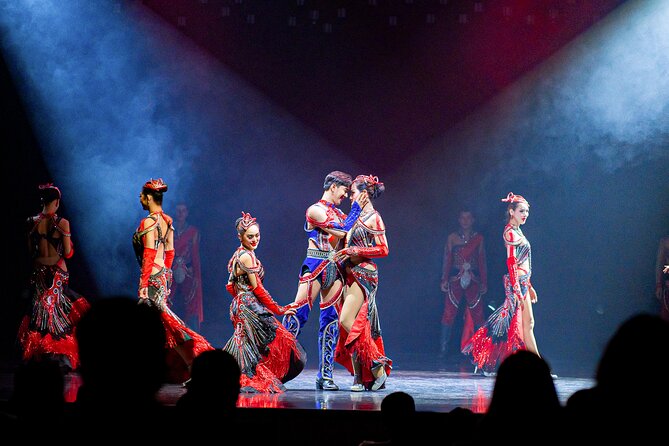 Simon Cabaret: Phuket’s Ladyboy Glamour Show - Photo time after the show: how it works and how to avoid awkward moments