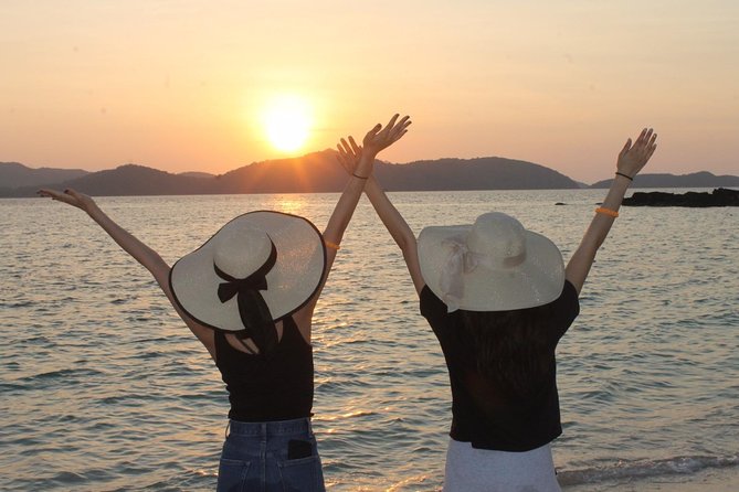 Small Group Phi Phi Islands Sunrise Tour with Seaview Lunch - Stop 4: Phi Phi Holiday Resort seaview lunch on Phi Phi Don