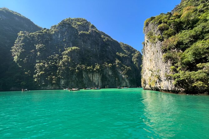 Small Groups of 20 people - Phi Phi & Bamboo Islands with Lunch - Phi Phi Holiday Resort lunch: sea-view food that actually helps