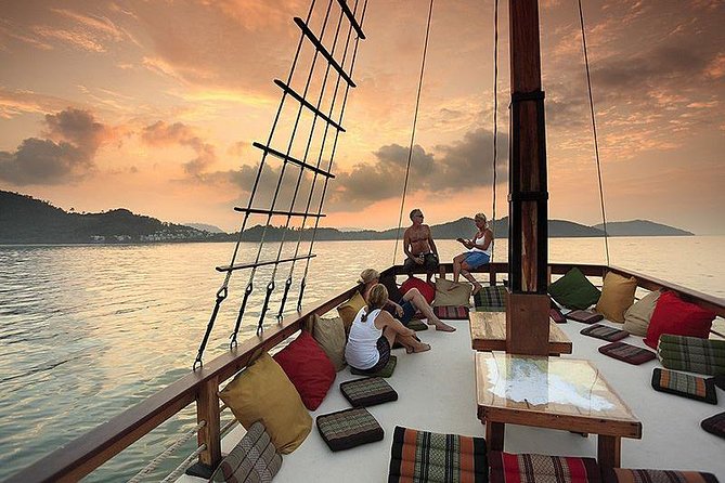 Sun & Sunset Dinner Cruise - Combine the best of both worlds - Onboard vibe: crew service, comfort, and managing crowd levels