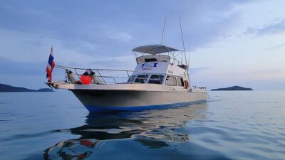 Ultimate Full-Day Big Game Fishing & Trolling Tour - On the water in the Andaman Sea: trolling + bottom fishing (and why that matters)