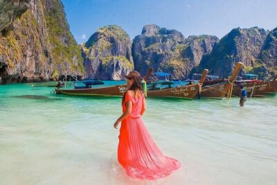 VIP Private Boat to Phi Phi Island: Snorkeling + Land Tour - The 10-hour day plan: pickup, departure, and the rhythm to expect