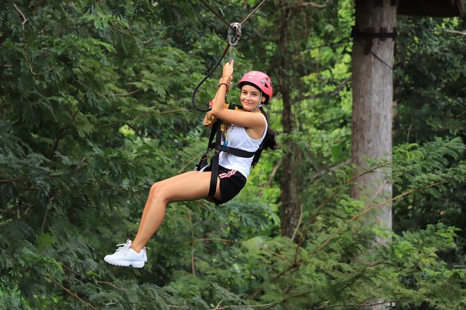 World B+ (Zipline 18 Platforms + Roller + Sky Walk with World Set Menu ) - Safety kit and staff style: what the pace means for you